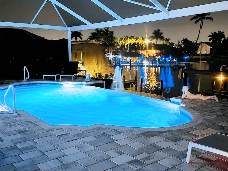 Villa Central 1001 Luxury 3 3ba home electric heated pool and spa Boat Dock 2 Boat Lifts in Cape Coral, FL
