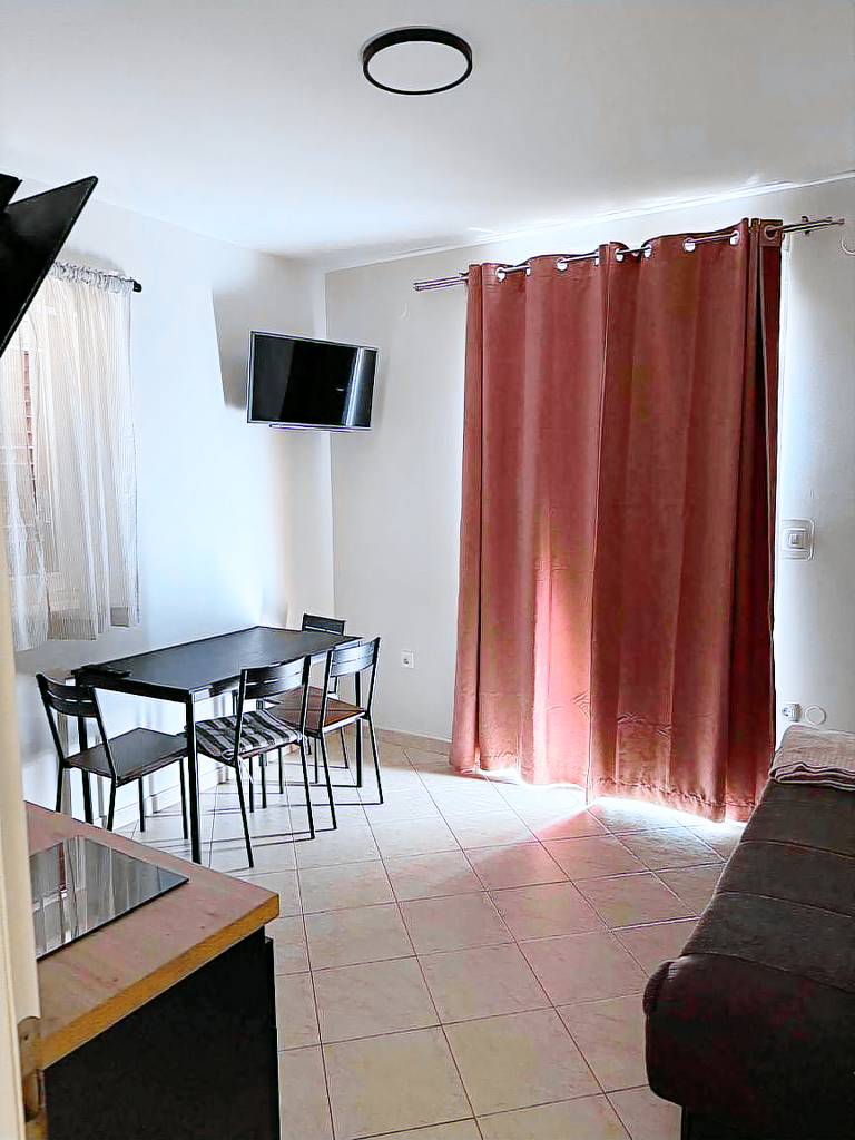 Charming rental apartment with terrace | Close to the beach | Pets are welcome — photo 2
