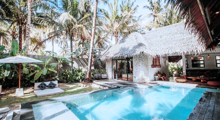 Villa with yard, barbeque & private pool — photo 5
