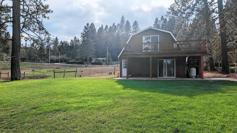 Farmhouse  Alta Sierra