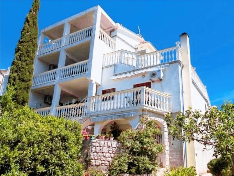 Apartment with barbecue in Crikvenica