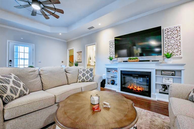 Vacation home with barbeque & yard | City view — photo 4