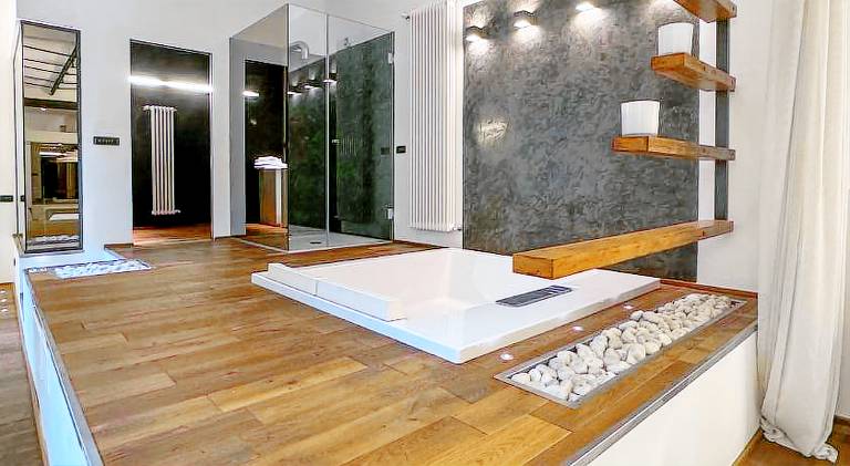 Holiday apartment with jacuzzi — photo 3