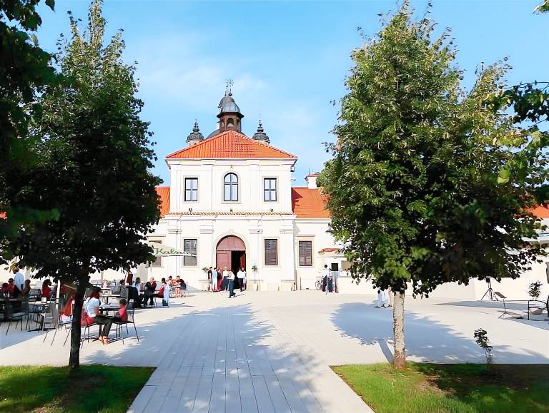 Monte Pacis Hotel In Pazaislis in Kaunas