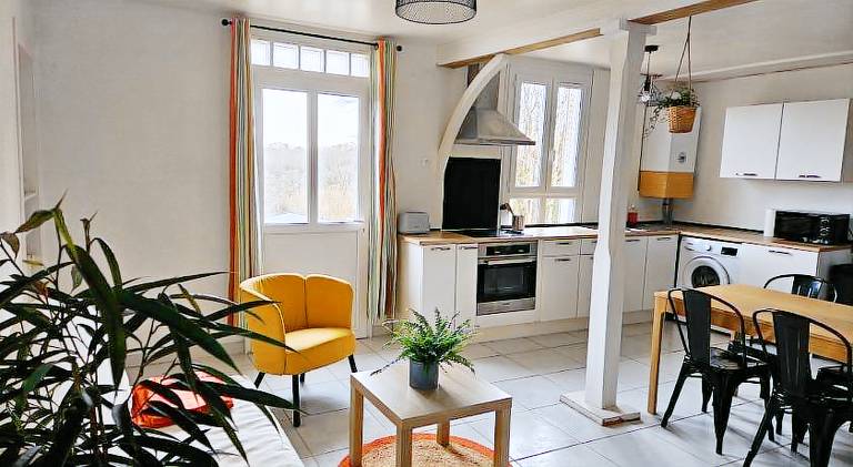 Holiday apartment with 2 rooms for 6 persons in Gueret