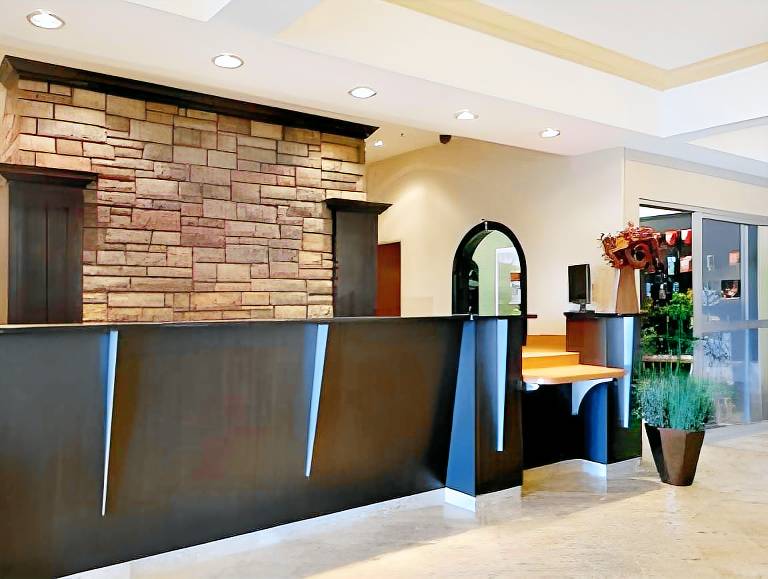Ramada by Wyndham Pincher Creek — photo 4