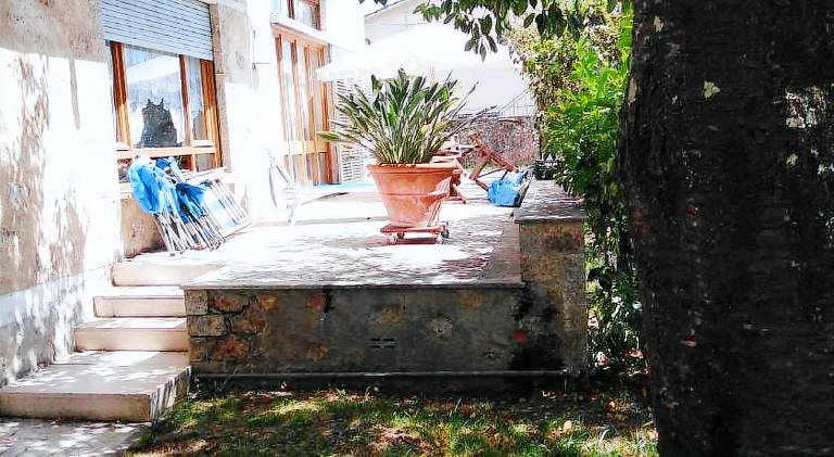 Il semaforo Una o due camere matrimoniali con bagno a pochi passi dal centro Pietrasanta, con Wi-Fi — photo 2