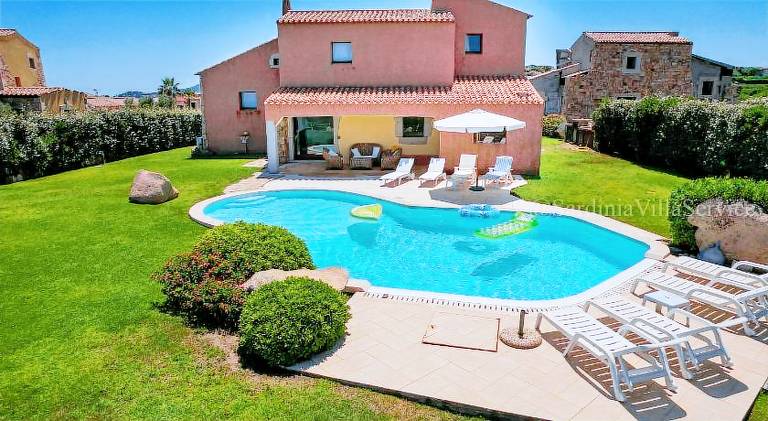Lovely villa with barbeque, private pool & garden | Pets are welcome in Arzachena