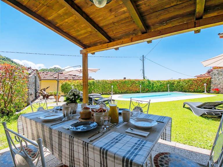 House with grill, private pool & patio | Nature view — photo 2
