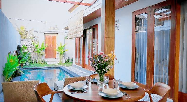 Villa with pool — photo 3