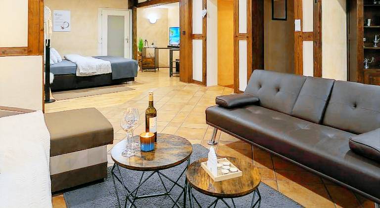 Rental apartment with jacuzzi — photo 3