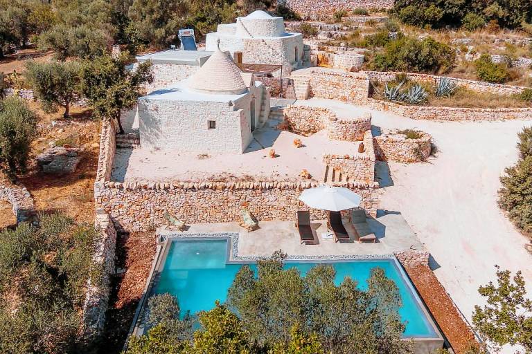 Villa 'Trulli Meridiem Con Piscina' with Private Pool, Wi-Fi and Air Conditioning — photo 2