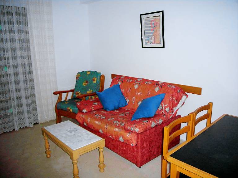 Children-friendly rental apartment with garden, patio & pool | City view | Pets allowed — photo 4