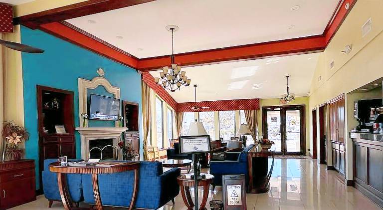 Americas Best Value Inn & Suites Alvin Houston — photo 4