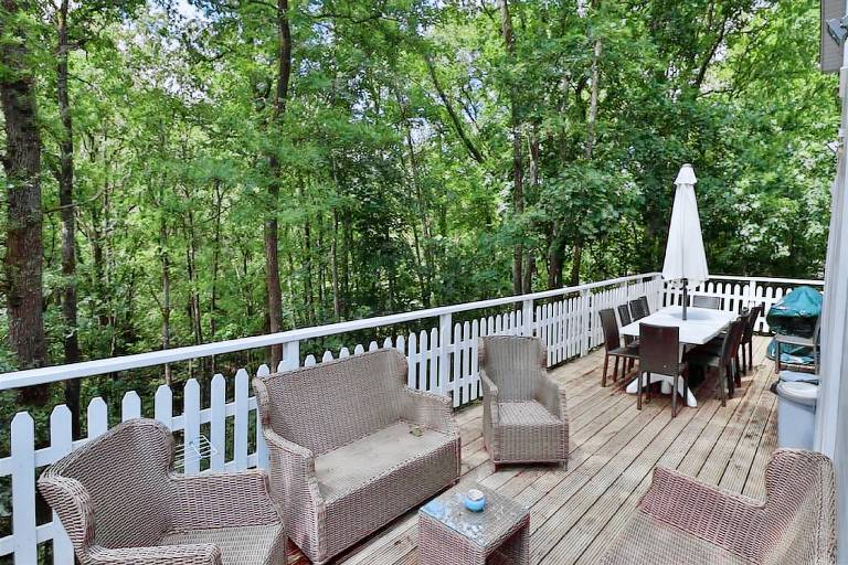 Chalet with yard, terrace & barbecue — photo 3