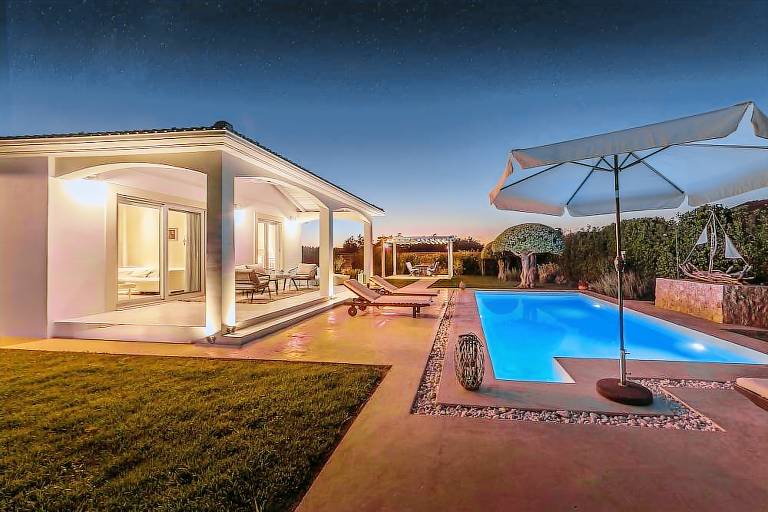 Villa  Kavos