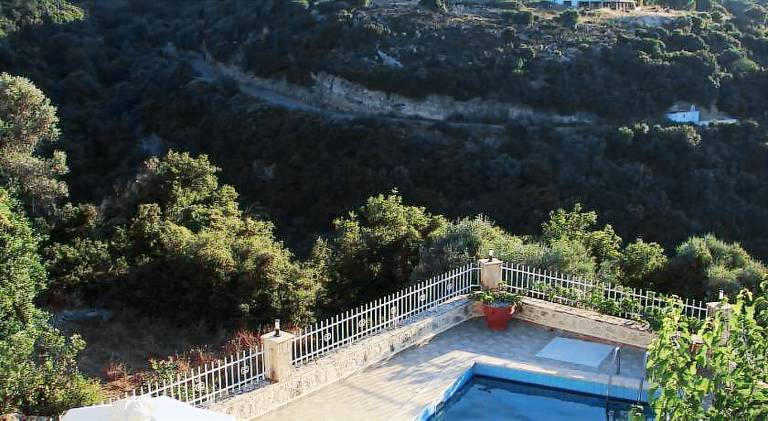 Villa with barbecue, patio & private pool — photo 5