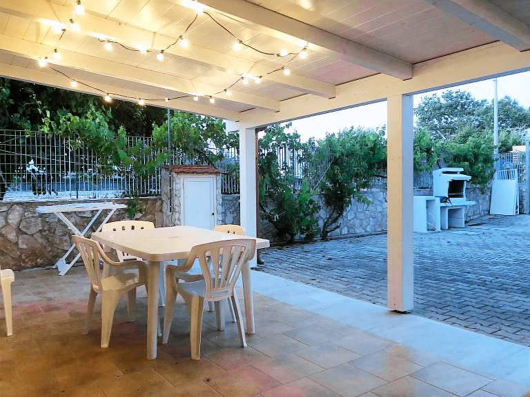 Charming holiday apartment with barbeque & garden | Garden view | Beach nearby | Pet-friendly — photo 5