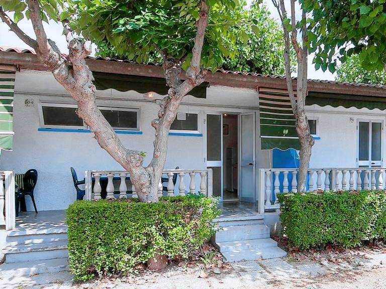Family-friendly wonderful apartment with patio & pool | Dogs allowed — photo 4