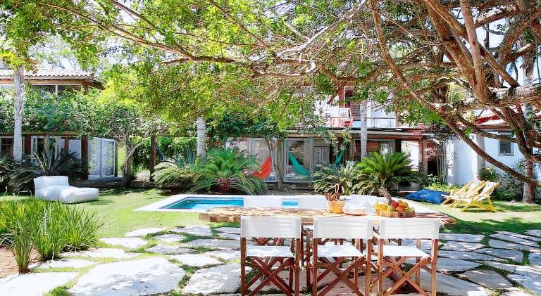 Villa with pool — photo 4