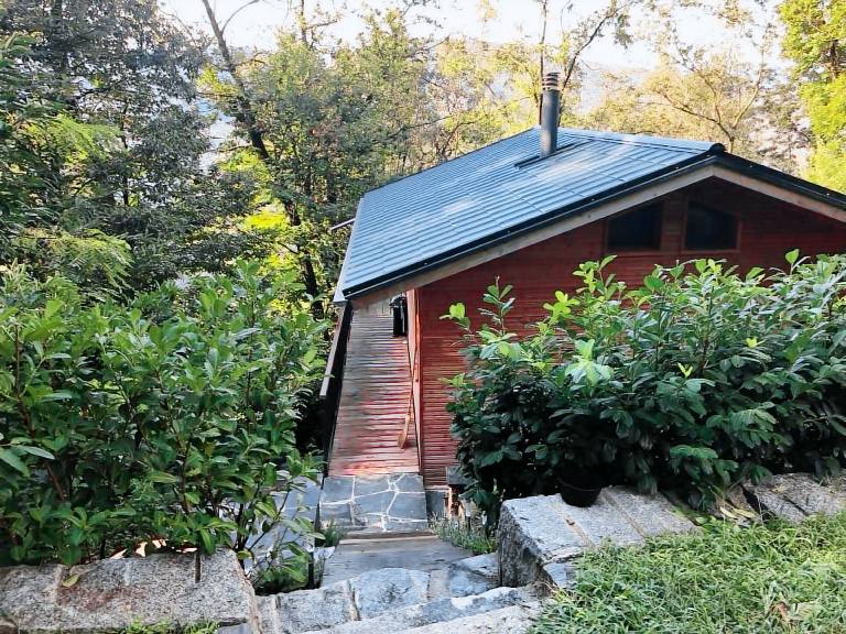 Lovely house with yard, patio & barbeque | Mountain view | Pets allowed — photo 5