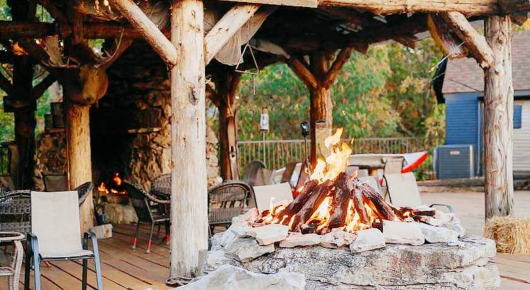 Holiday apartment with pool in Eureka Springs, AR