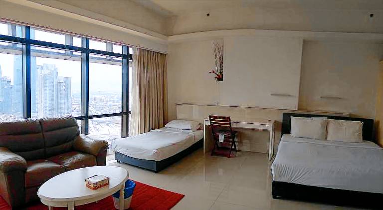 Serviced apartment with pool & sauna | Next to Jalan Alor — photo 2