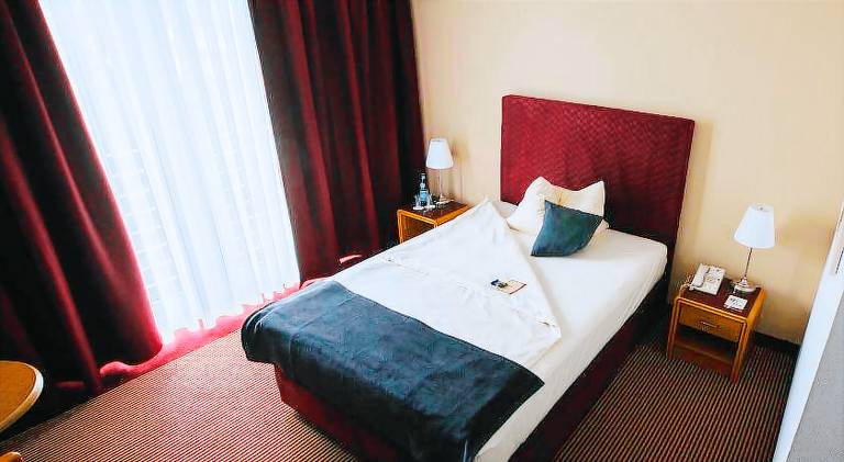HK - Hotel Dusseldorf City — photo 2