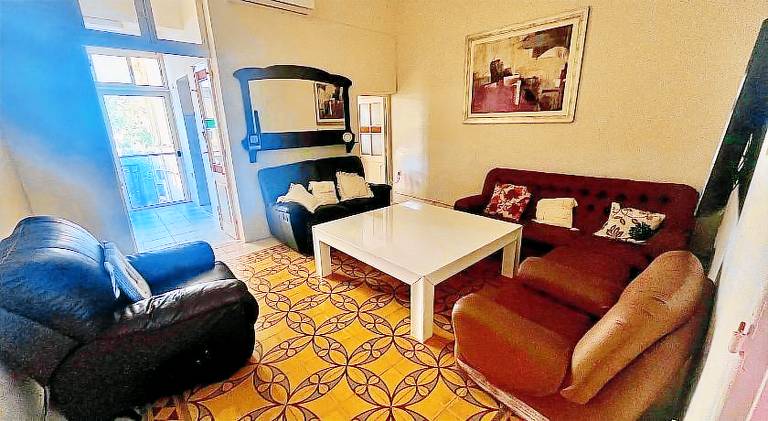 Triple bedroom in Beautiful Townhouse — photo 2