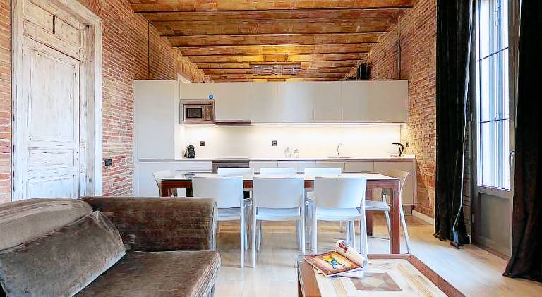 Holiday apartment with patio & pool | Near Casa Batlló — photo 4