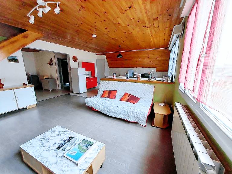 Fully equipped vacation home with grill, terrace & yard | Mountain view | Pets are welcome — photo 2