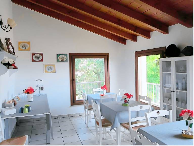 Vacation home with garden — photo 3