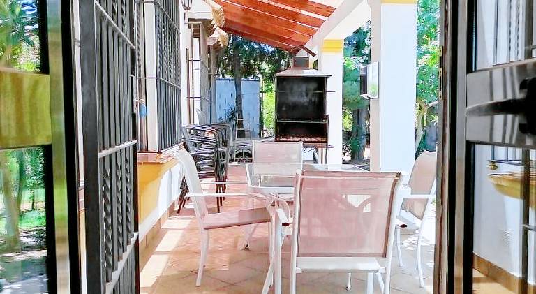 Villa with jacuzzi, private pool & patio — photo 3