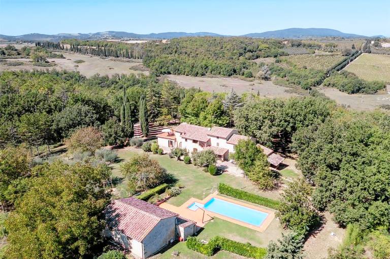 Spacious rental apartment with pool | Pets allowed in Colle di Val d'Elsa