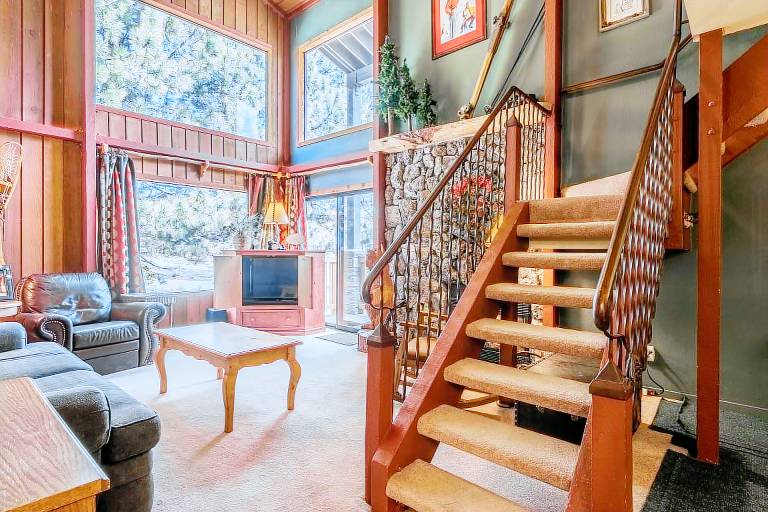 Condo with barbeque, sauna & hot tub | Lake view — photo 5