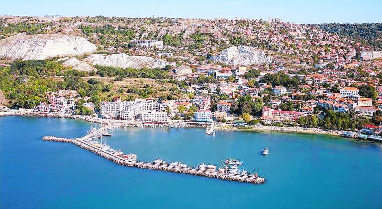 Charming holiday apartment with patio | Pet-friendly in Albena