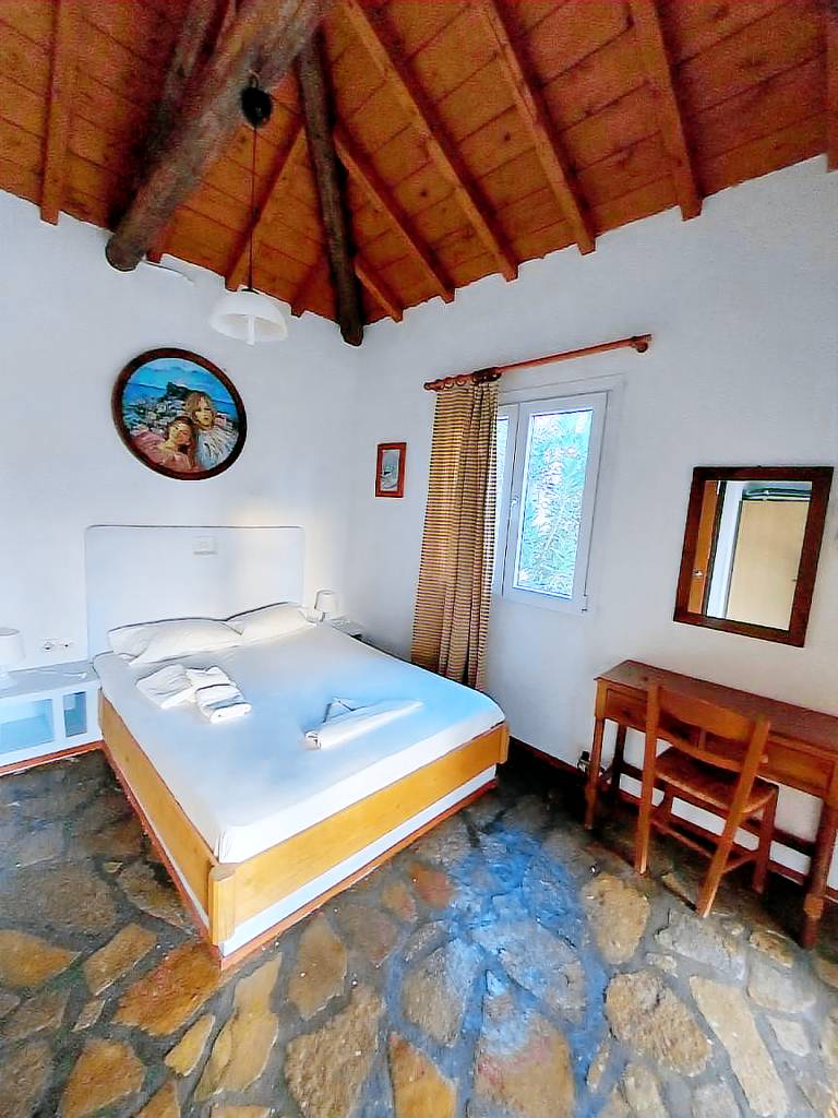 Beautiful house located on a hill, with a spectacular sea view in Samos