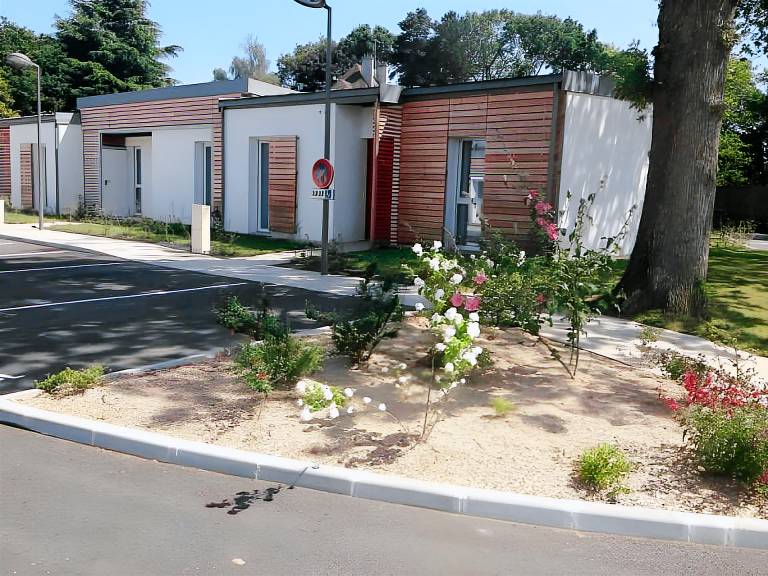 Serviced apartment with garden & terrace | Dogs allowed in Bayeux