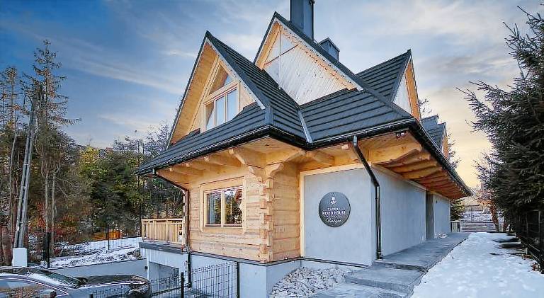 Chalet with yard & terrace in Zakopane