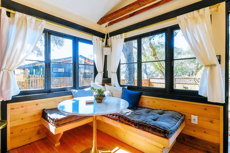 Apartment  Woodland Hills