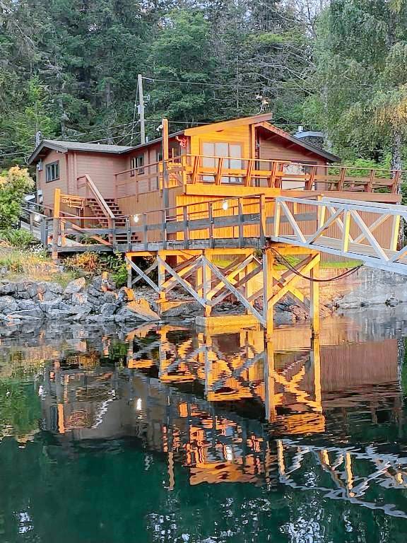 House Cortes Island