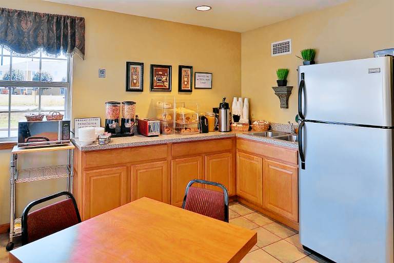 Americas Best Value Inn & Suites Bryant Little Rock — photo 2