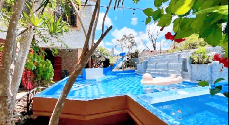 Villa with pool & jacuzzi — photo 2