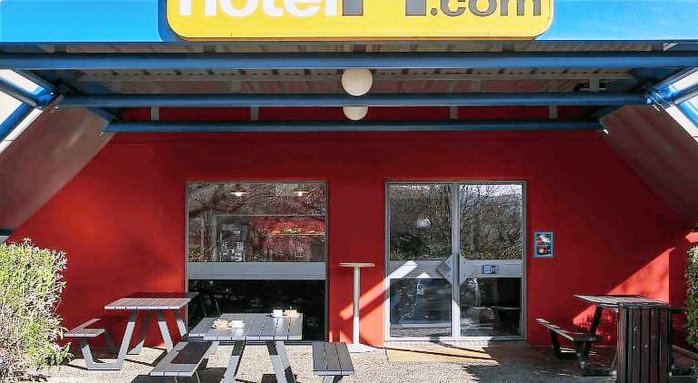 HotelF1 Laval in Mayenne