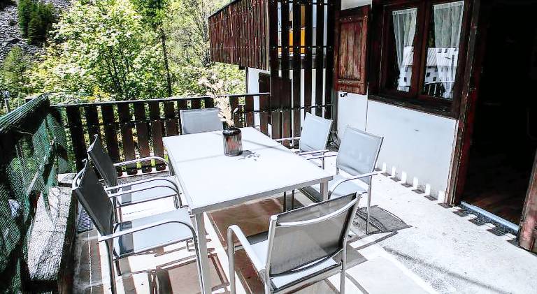 Holiday apartment with patio — photo 3