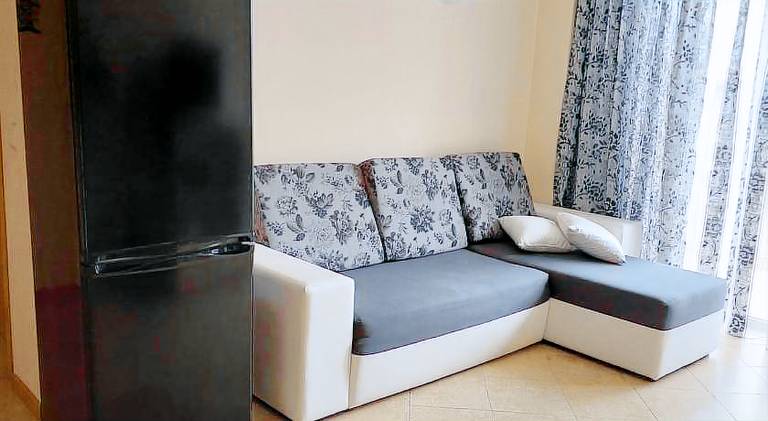 Rental apartment with patio & pool — photo 2