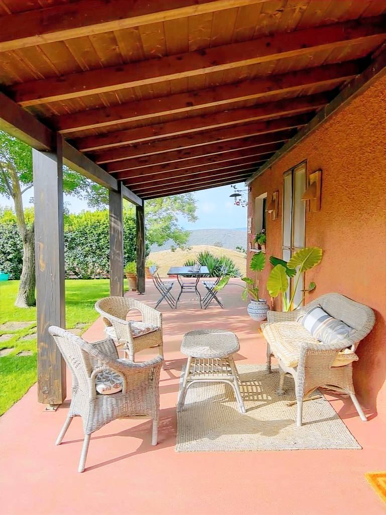 Vacation home with yard, terrace & private pool | Water view | Perfect for remote work — photo 4