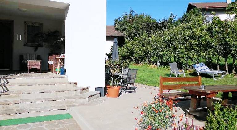Holiday apartment with garden — photo 5