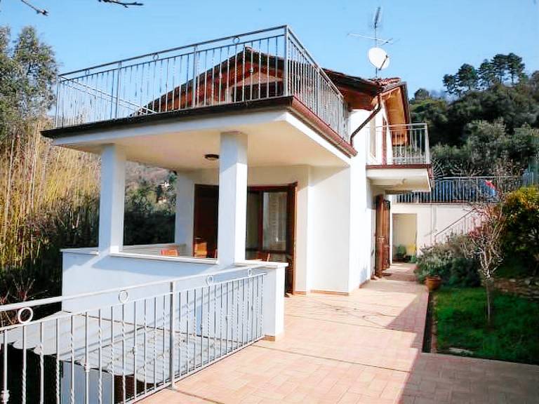 Beautiful vacation home with garden & terrace | Pets are welcome — photo 2