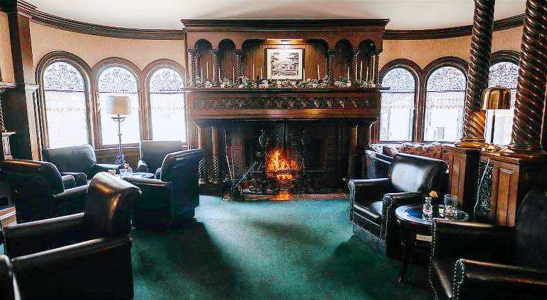 Stonehurst Manor Breakfast & Dinner Included — photo 5